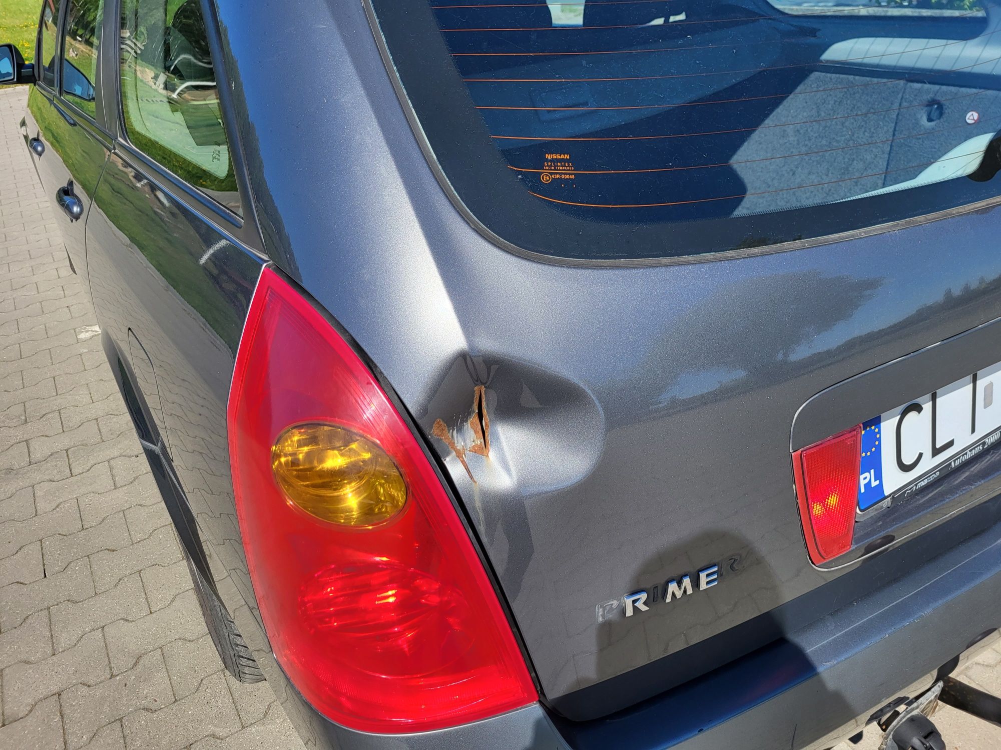 Nissan Primera P12