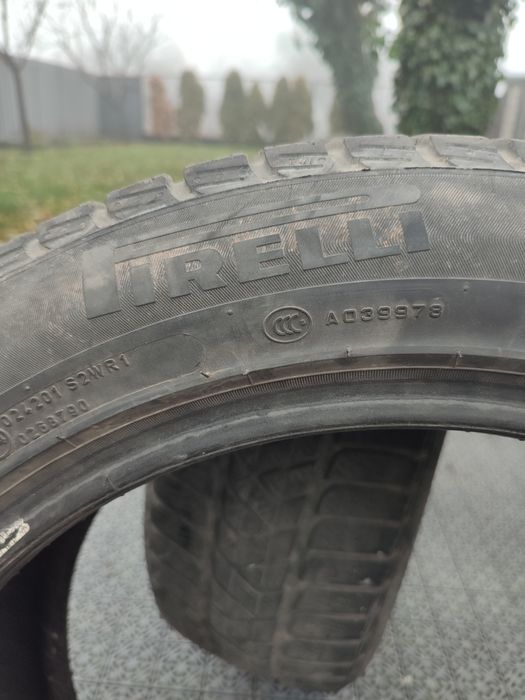 Продам зимову гуму 215/55r17