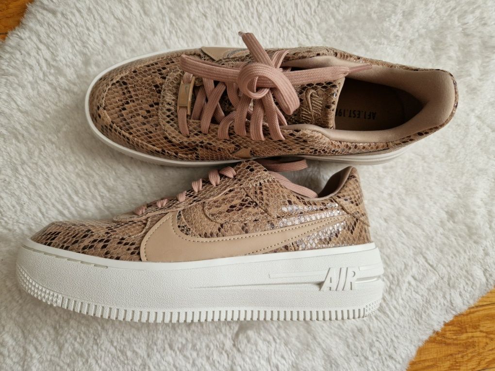 Nike W AF1 nowe piękne