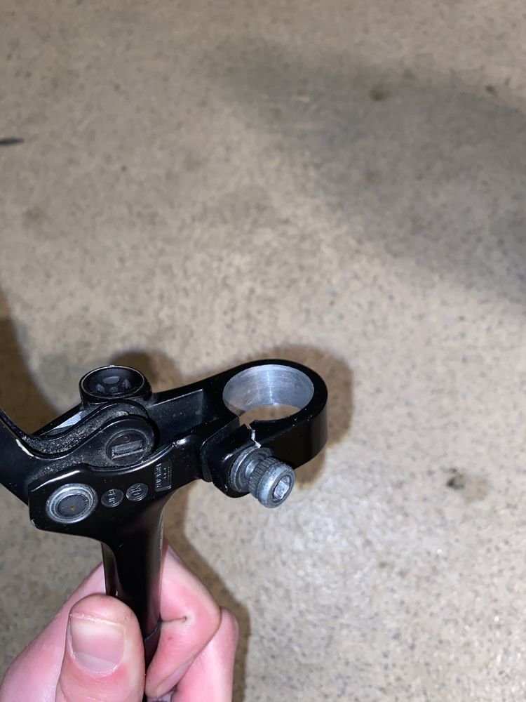 Hamulec hydrauliczny przód Shimano BL-MT200