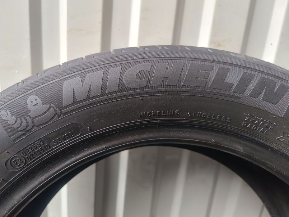 Para używanych opon Michelin energy saver 205/55 16