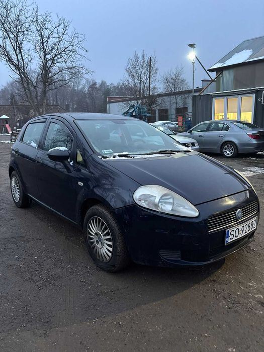Fiat Punto 1.4 78KM 2007r Przebieg 94 TYS Pali Jeździ lekko uszkodzony