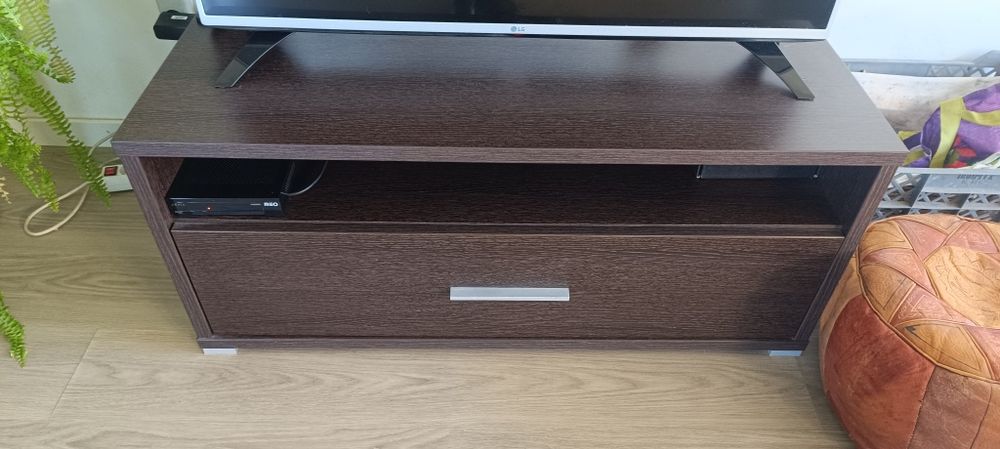 Móvel televisão e estantes