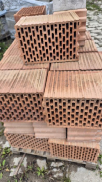 Pustaki  Leier  25 P+W