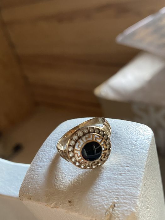 Złoty pierscionek w styli „Versace” grecki wzor okazja