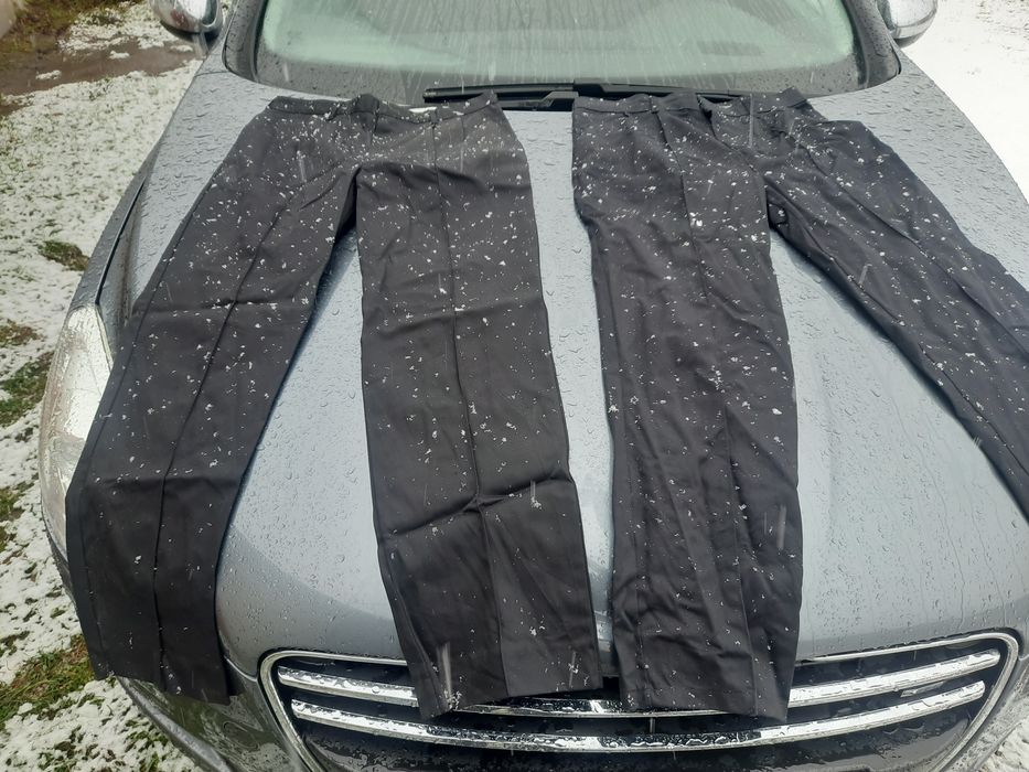 Штаны поліції Британії чорні