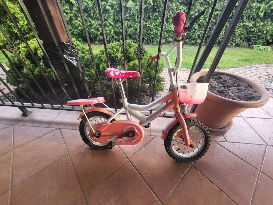 Rower z pedałami i hamulcem