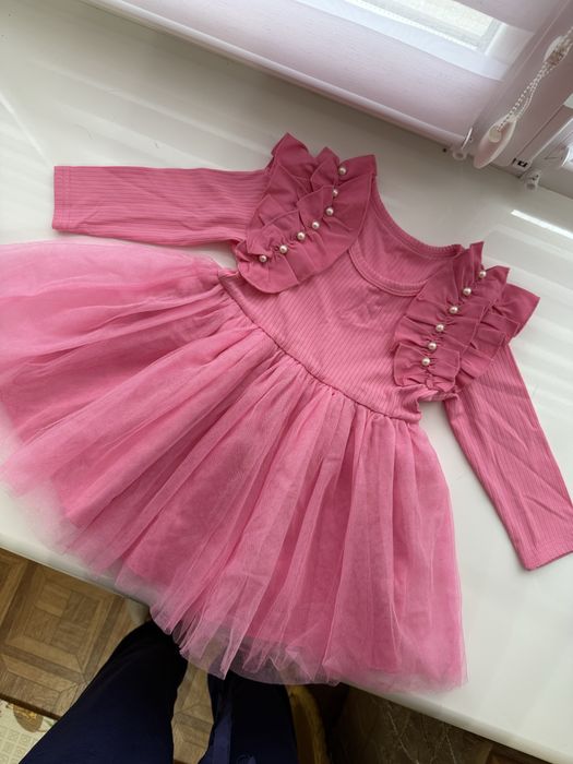 Святкова сукня 9-12м