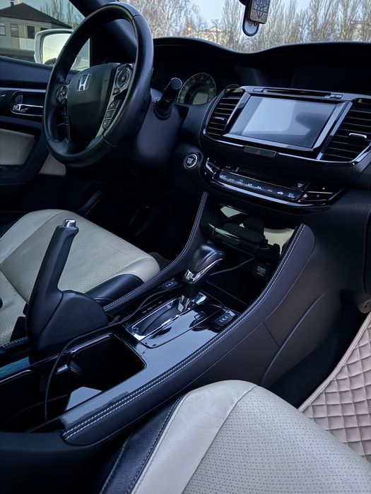 Продам або обміняю власне авто Honda Accord 9 coupe, обʼєм, 3.5. Торг