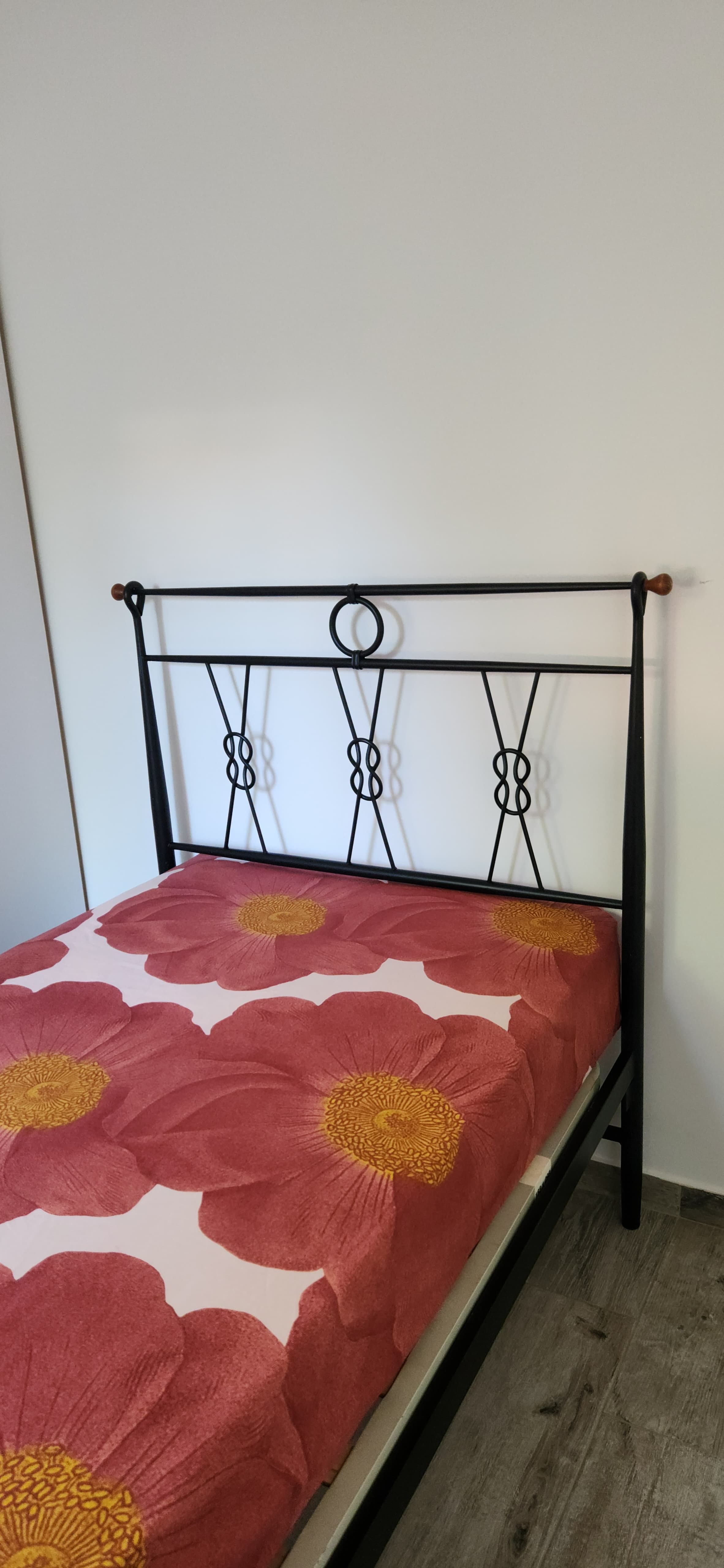 Cama solteiro ferro