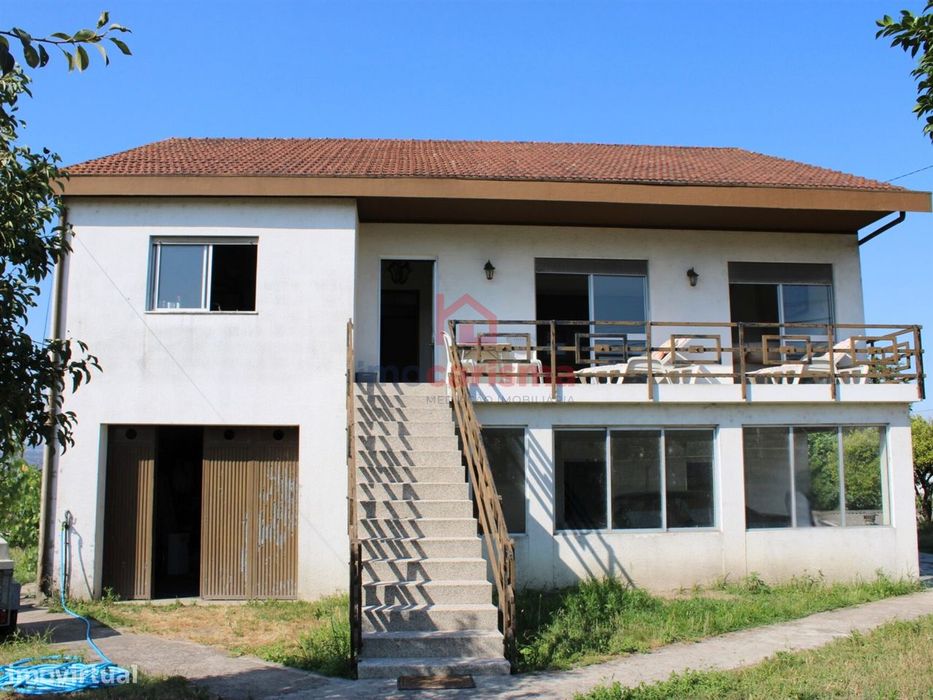 Moradia T3 + T2 em Infias, Vizela