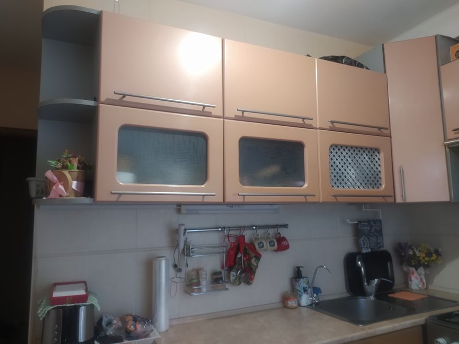 Продам кухню, б/у Розовый глянец 2200х1500 мм