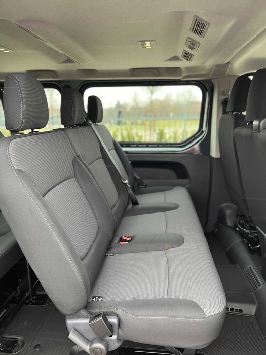 Bus 9 osobowego Renault Trafic wynajem Długoterminowy wykupem bez BIK