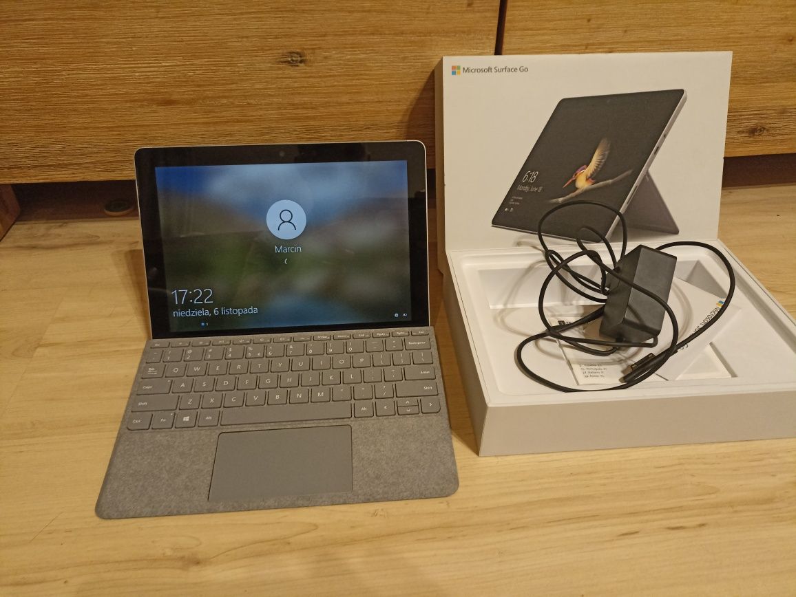 Microsoft Surface go + klawiatura