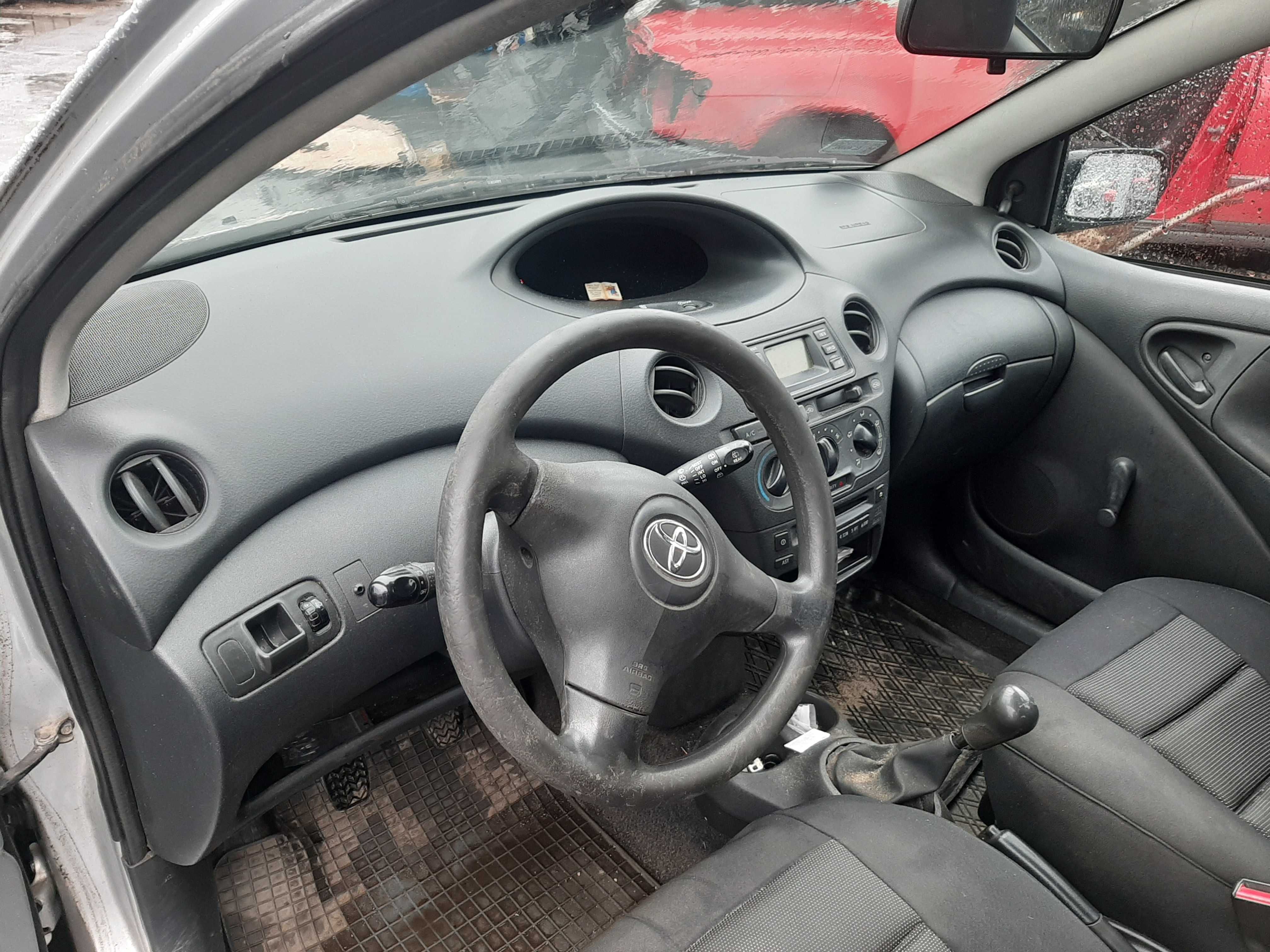 Toyota Yaris 1.0VVT-i 5D 2004r.Element wnętrza !! OPIS !!