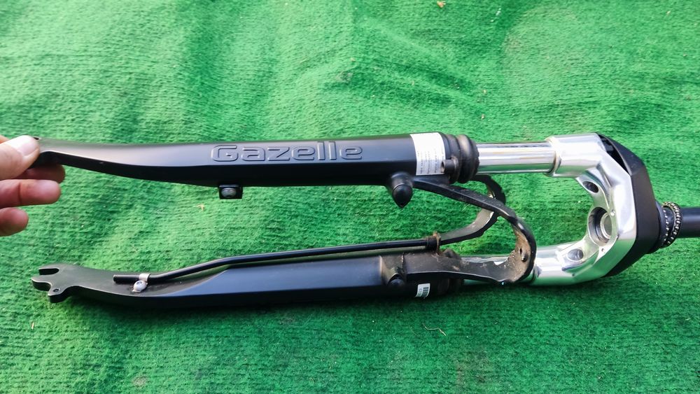 Widelec Gazelle z amortyzatorem 28 cali