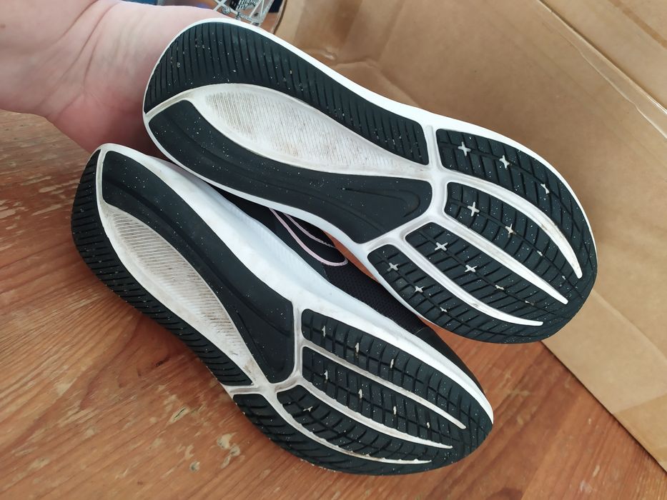 Nike czarne buty sportowe 33.5 Starrunner do biegania