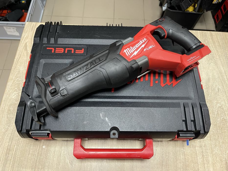 Milwaukee M18 ONEFSX / шабельна пила Мілвокі