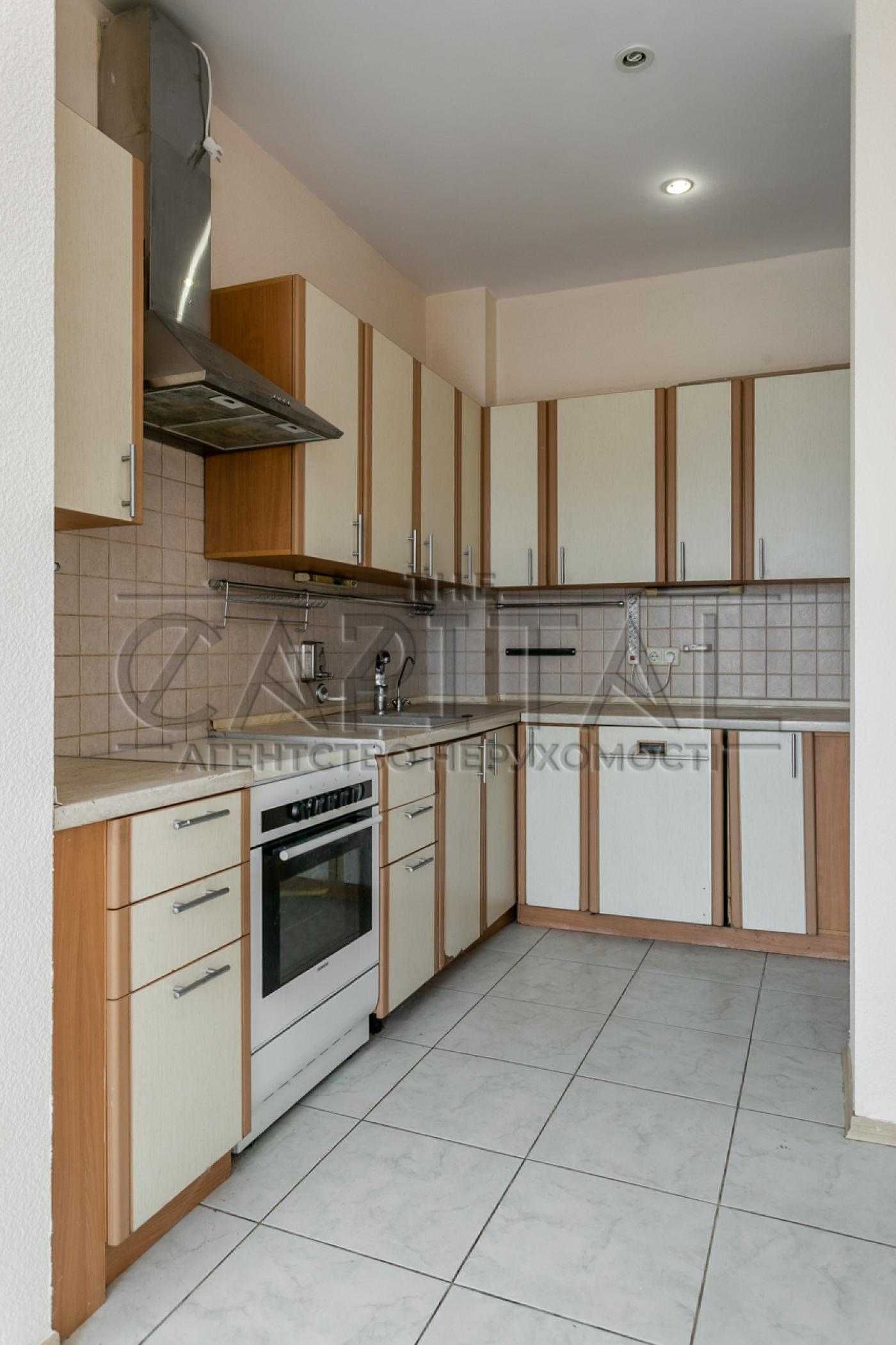 Продаж дворівневої квартири в центрі Києва, вул. Січових Стрільців, 40