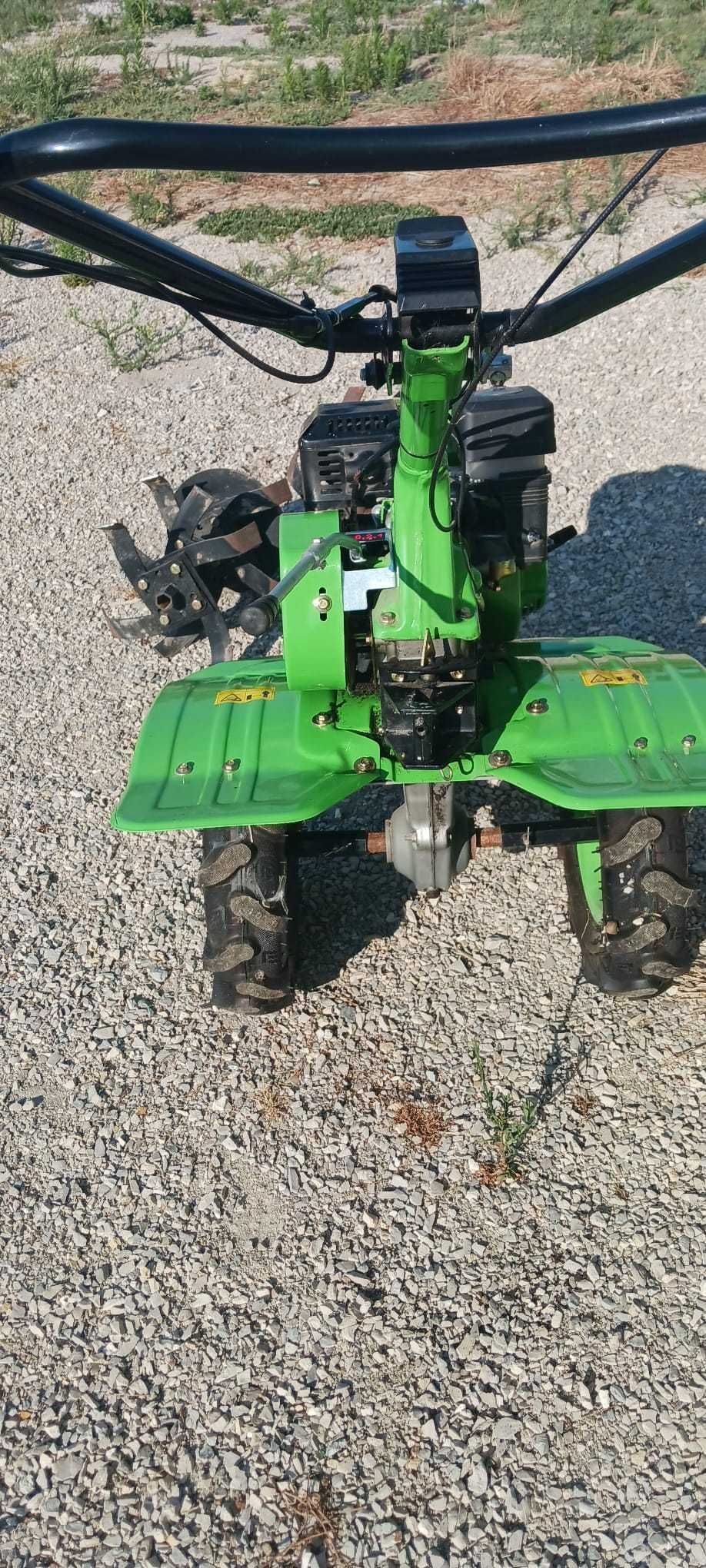 Vende-se motoenxada SAURIUM 210CC