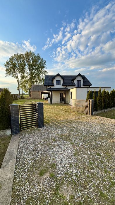 DOM z dużą działką