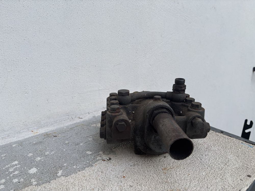 Bomba hidráulica camião basculante – 8 válvulas, funcional