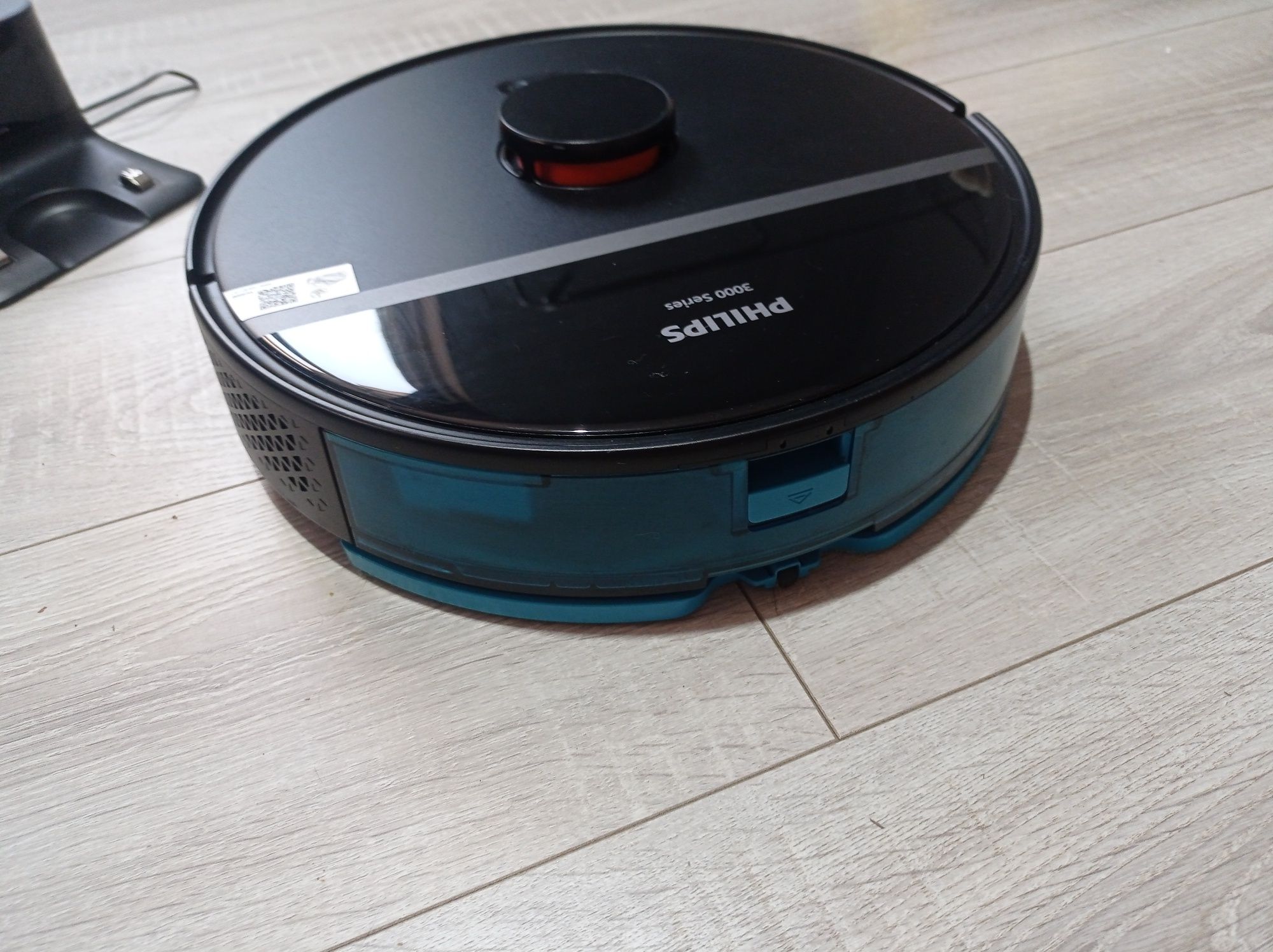 Продам робот-пылесос Philips 3000