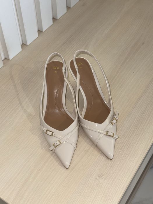 Жіночі туфлі zara