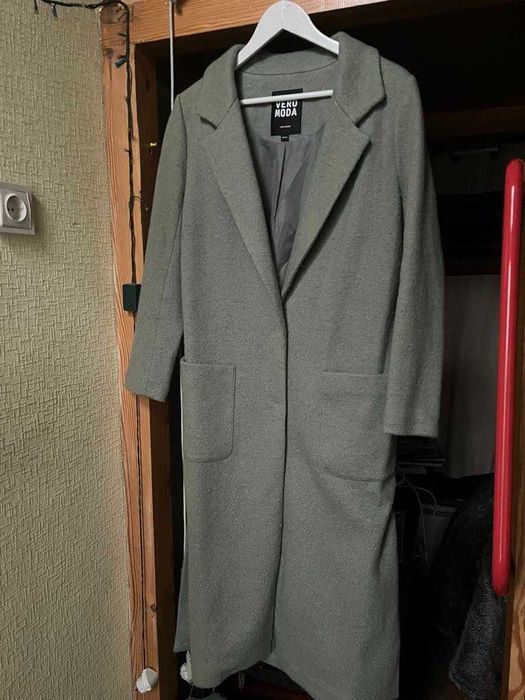 Жіноче  пальто  кольору м'яти