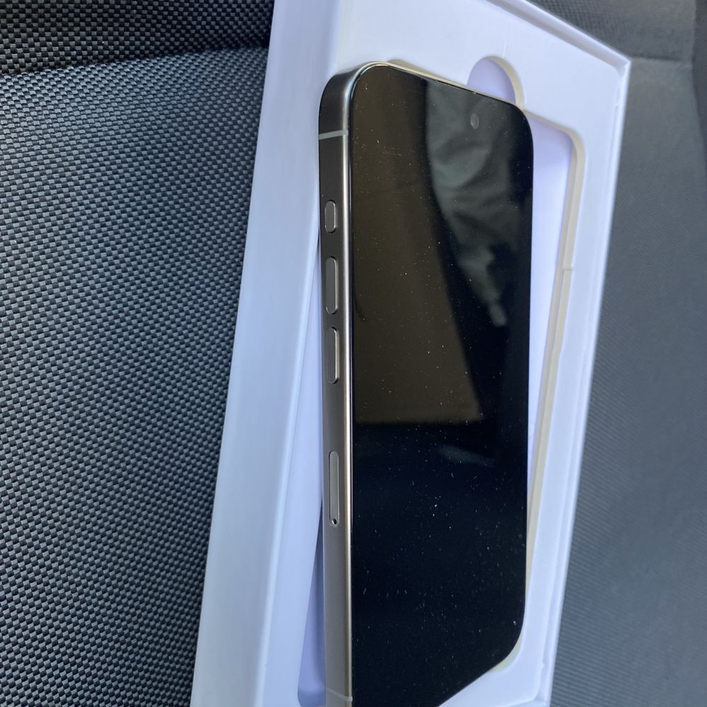 Iphone 15 Pro (totalmente novo)