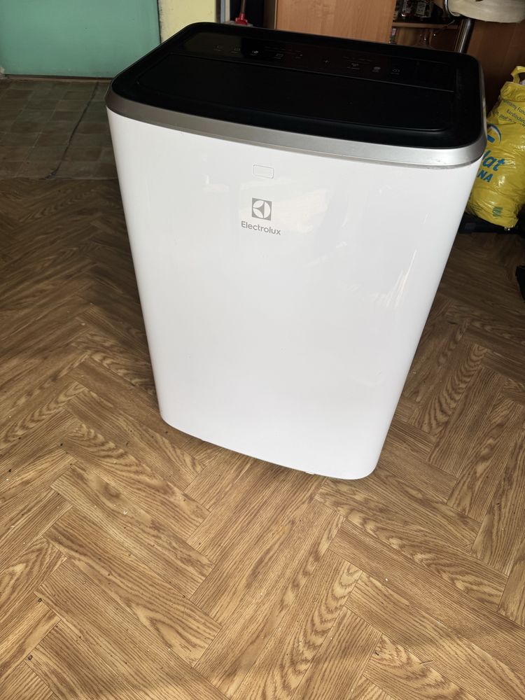 Klimatyzator przenośny Electrolux EXP34U338HW 3,4 kW