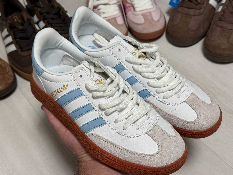 Розпродаж останніх розмірів adidas