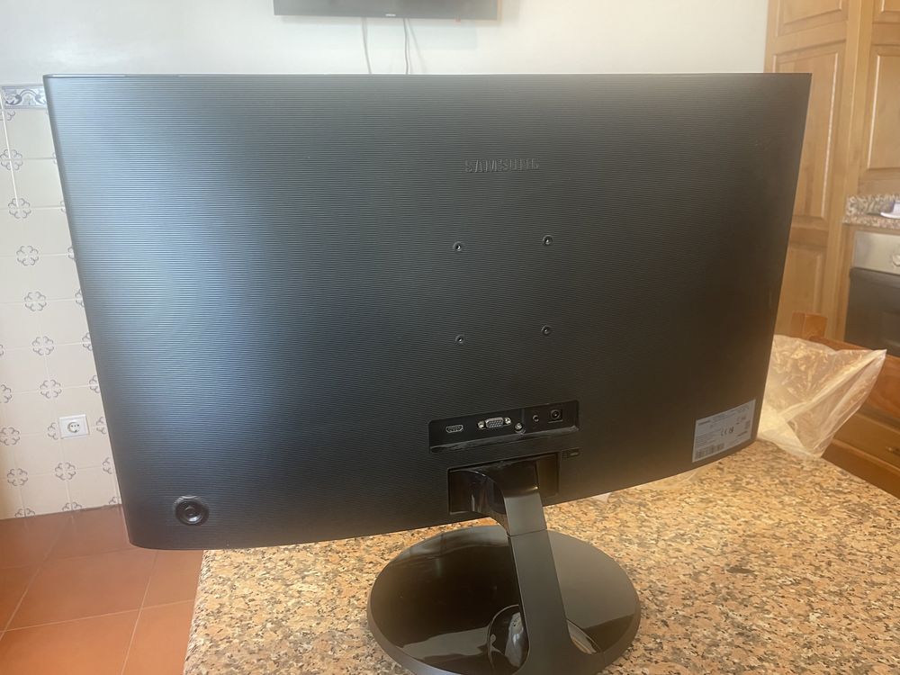 Samsung Monitor Curvo FHD C27F390FHU 27''