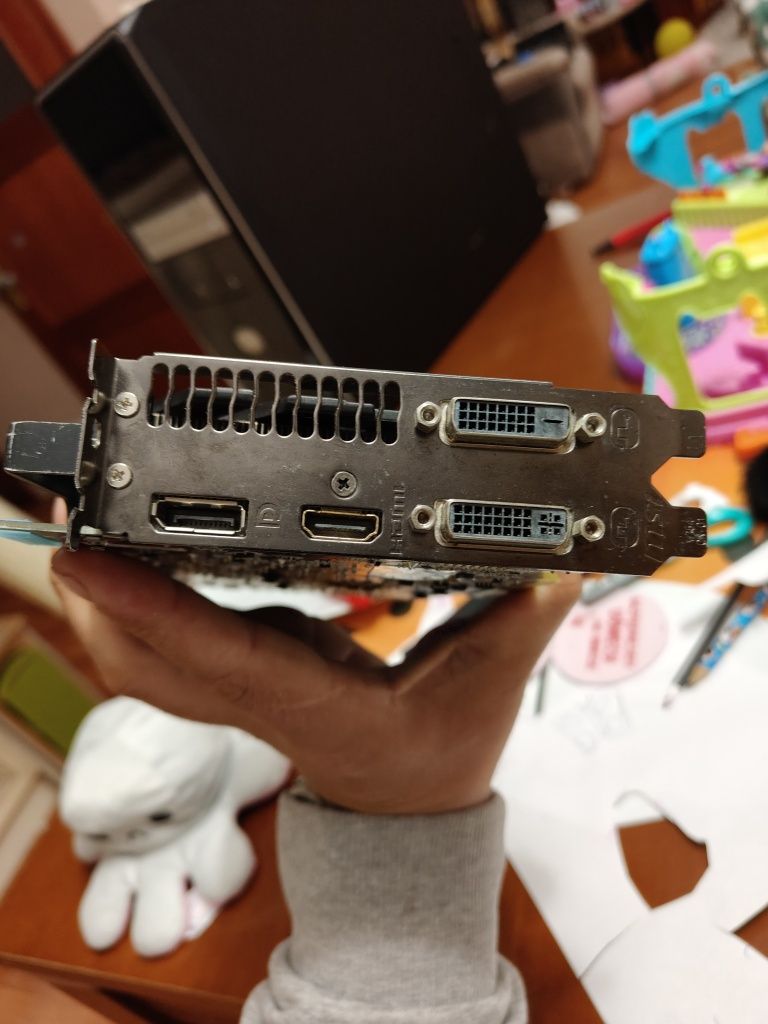 GeForce GTX1050 Ti 4GB + Radeon R9270x 2GB