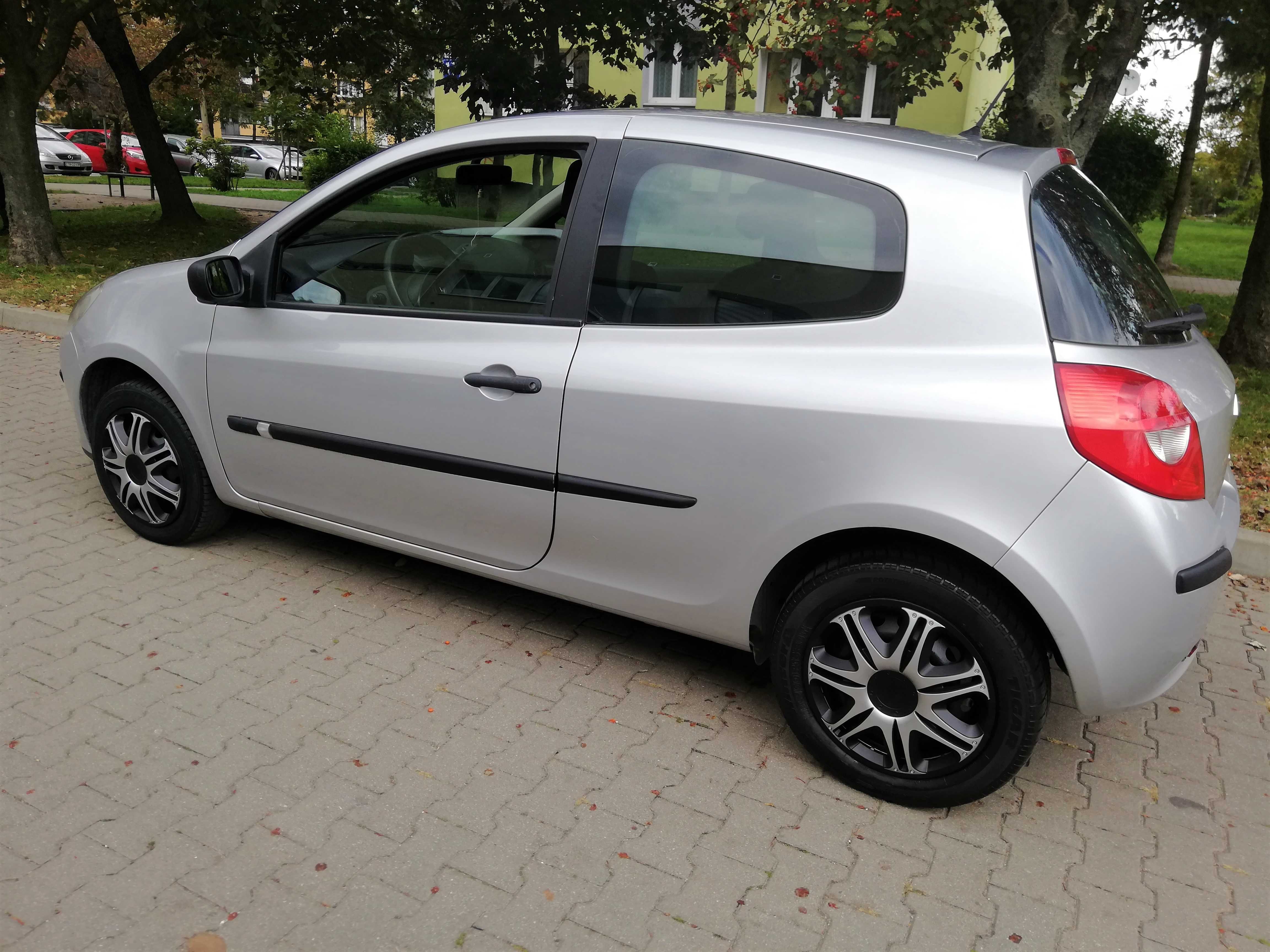 Clio3 klima działa,184tys1.2,benz rdzy2005-XI/2006 jestem włascicielem