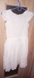 Biała sukienka rozmiar 122