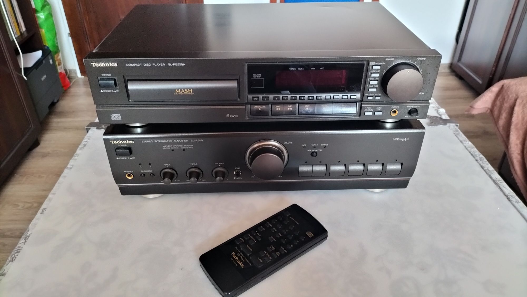 Technics zestaw wzmacniacz,CD i pilot.