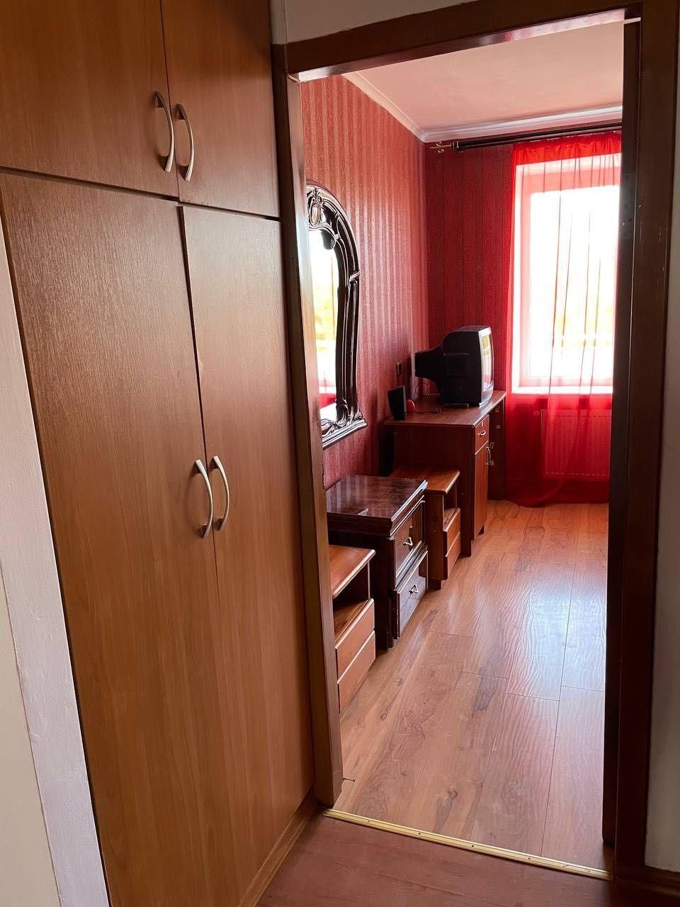 Продам 3 кімнатну квартиру в ЦЕНТРІ