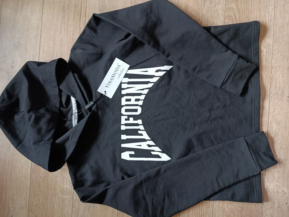 Худи черное с капюшоном от Vikamoda с надписью «CALIFORNIA», р. М