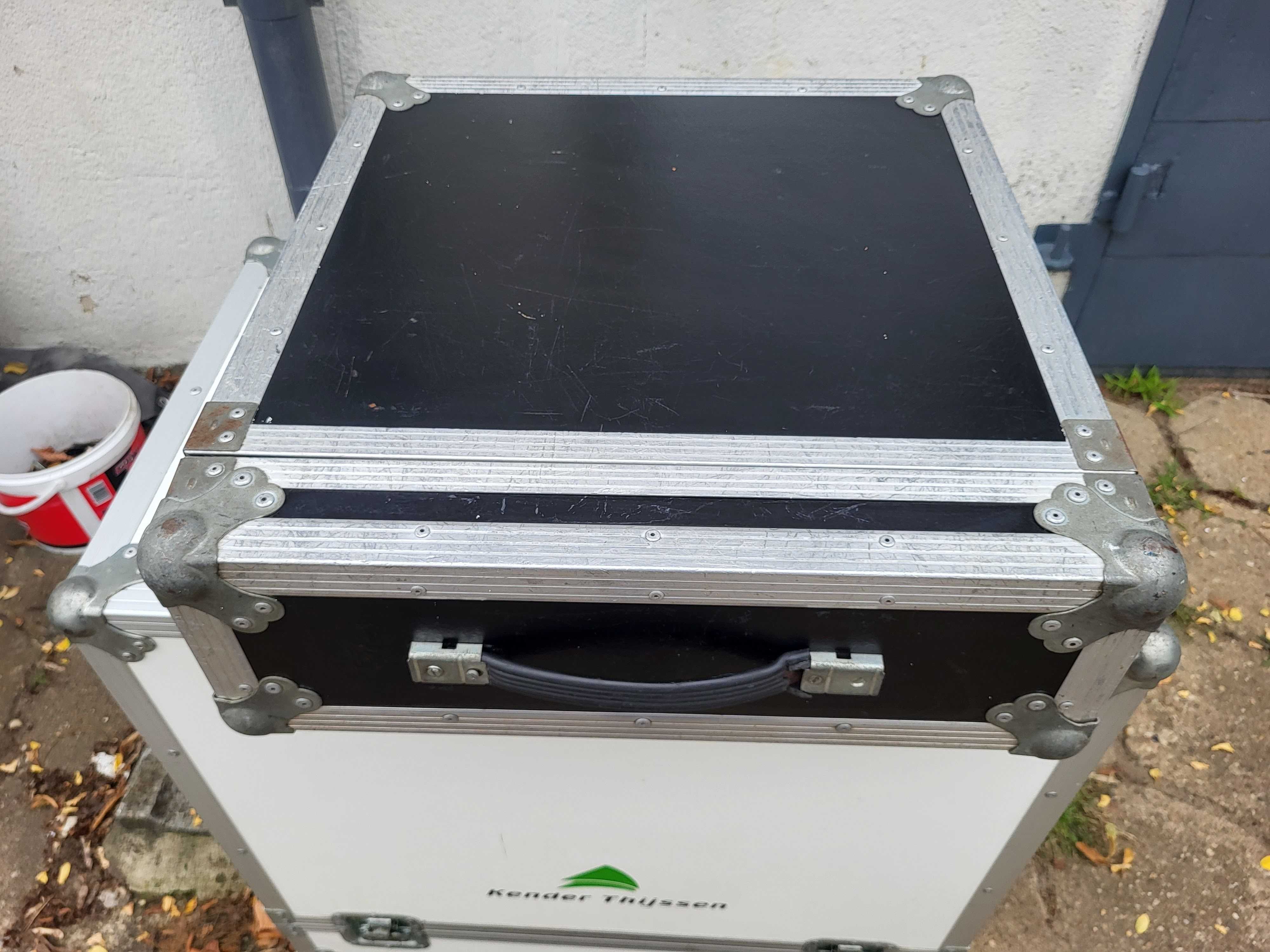 RACK 3U 1x szyna 43cm do klapy case  flightcase, kejs FAKTURA