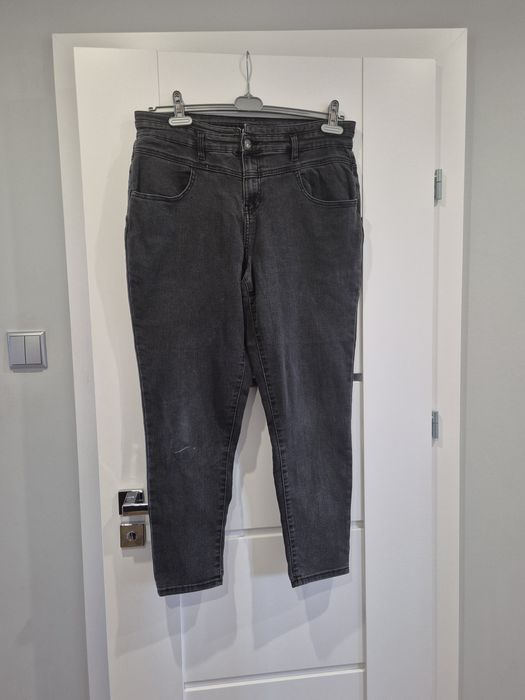 Damskie Jeansy czarne Beloved 2XL   44