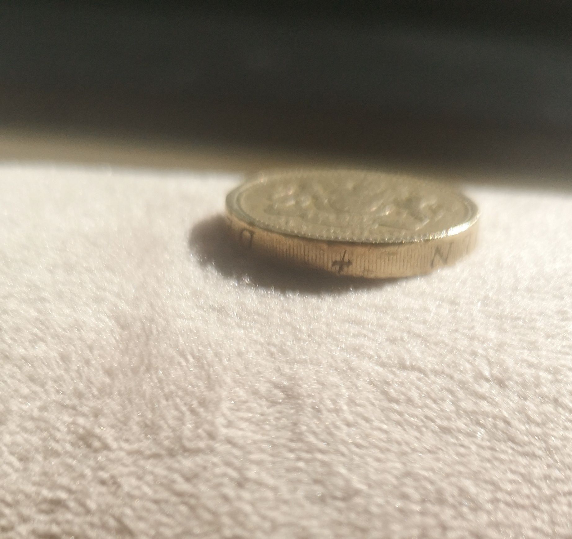 Rzadka moneta one  pound z 1983 r