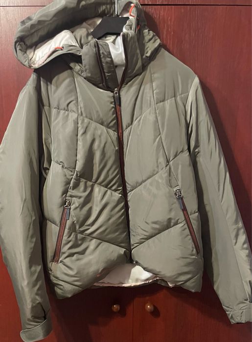 Пуховик NIKE жіночий , легкий та зручний