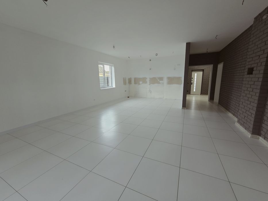 Новозбудований будинок. Зроблено ремонт!