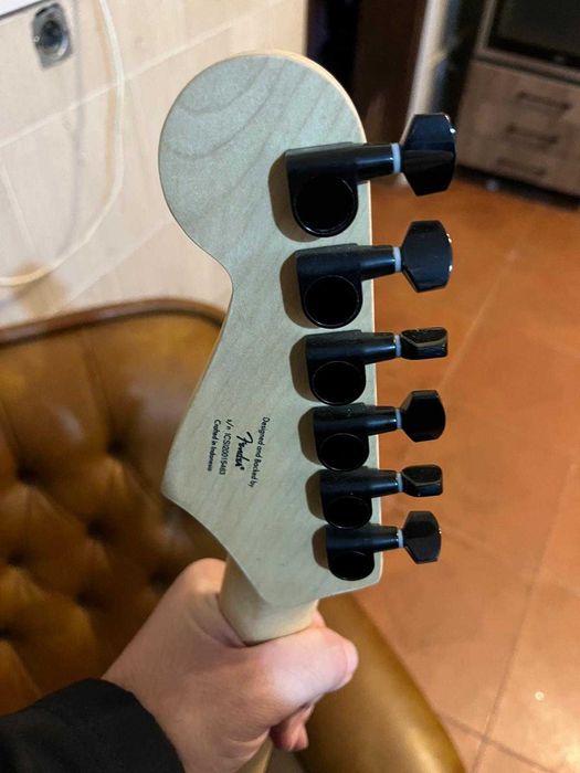 Guitarra Elétrica Squier Fender Stratocaster