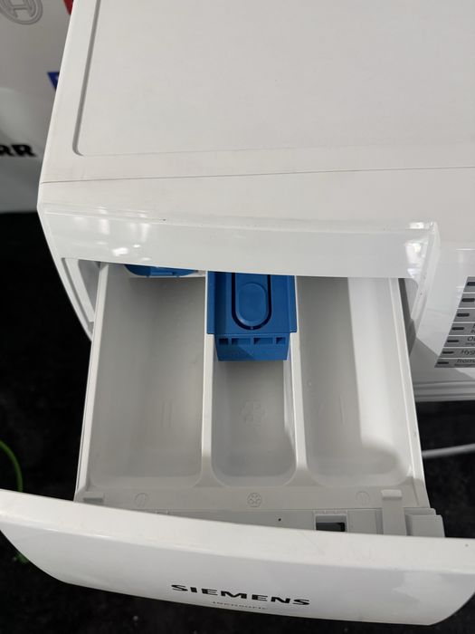 Прально-сушильна машина Siemens WD14U540