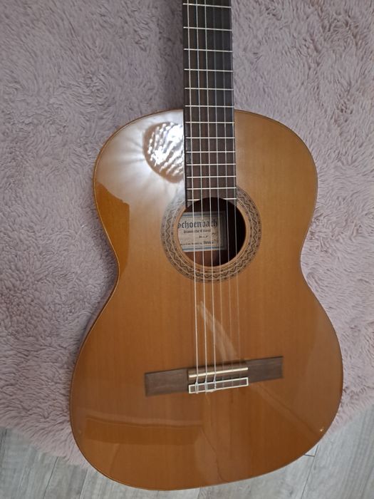 Sprzedam gitarę klasyczną 4/4