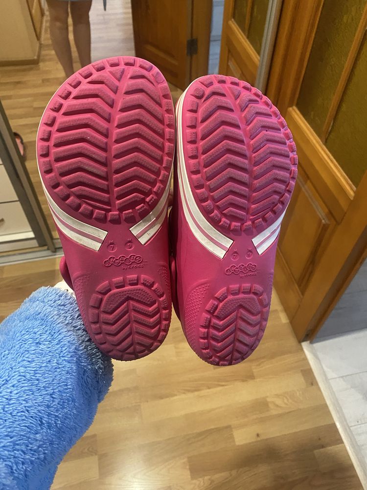Crocs розмір w9 38