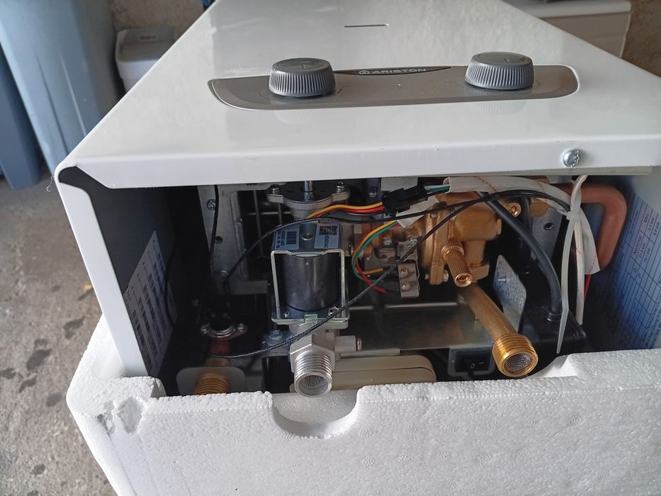Ariston 11l gás natural