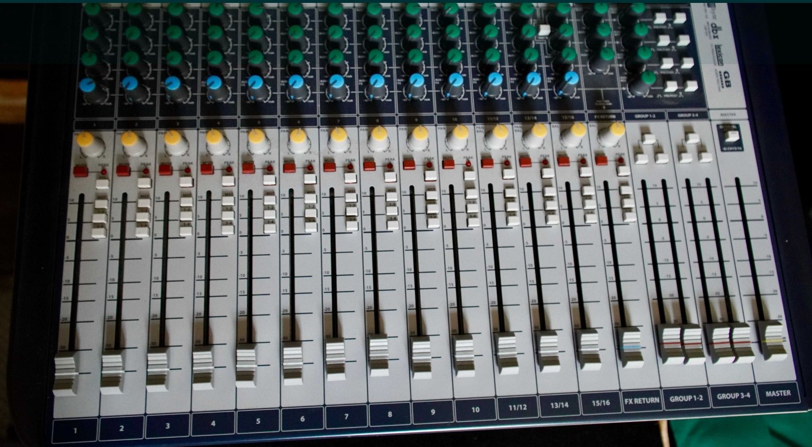 Soundcraft Signature 16